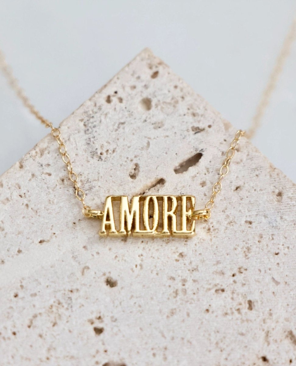 AMORE Necklace 18