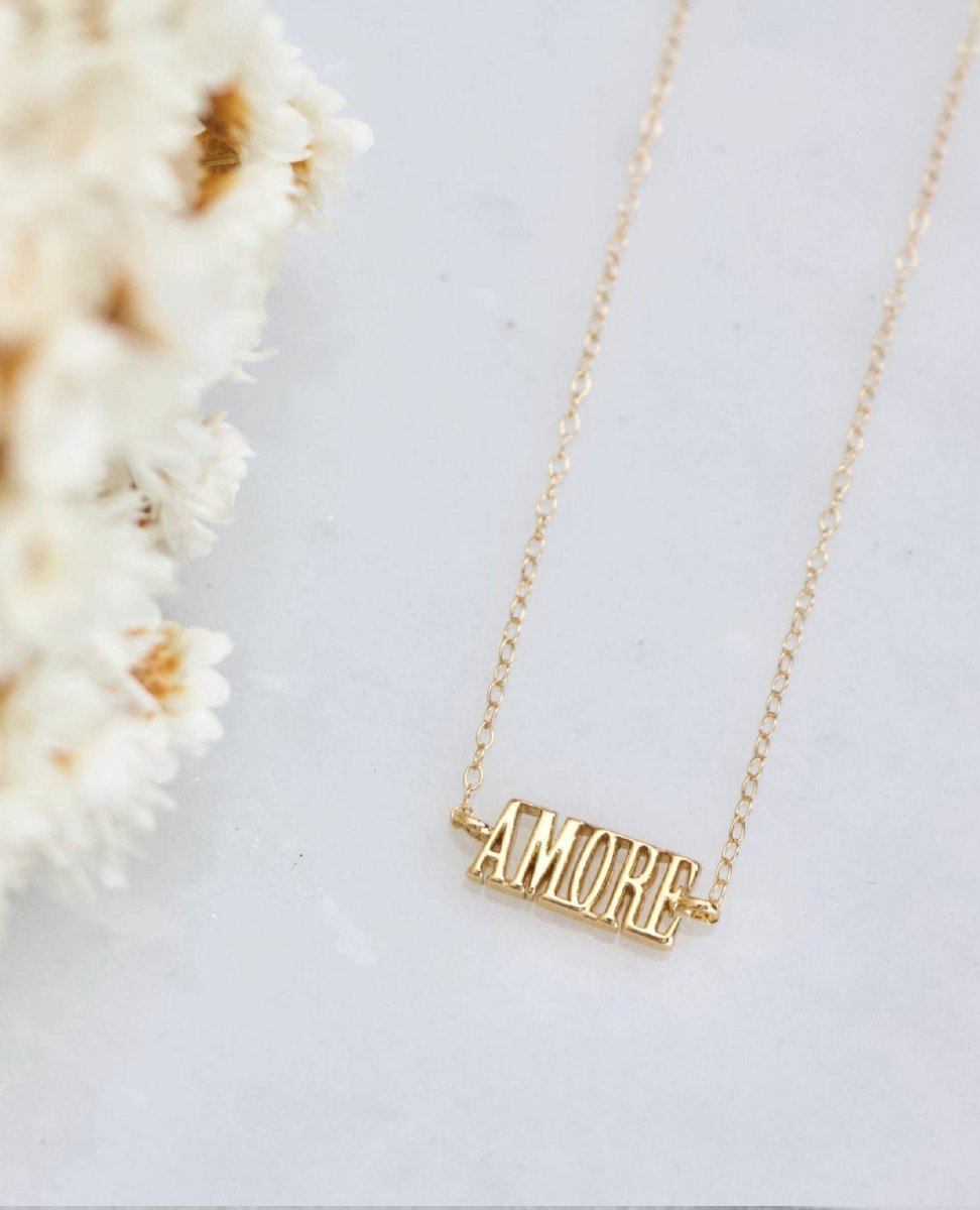 AMORE Necklace 18