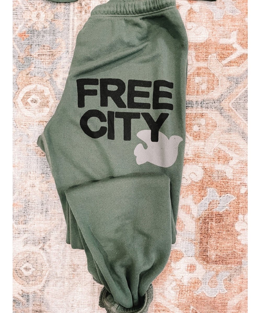 Free City Superfluff Sweatpants Bush - clearpathherbicide