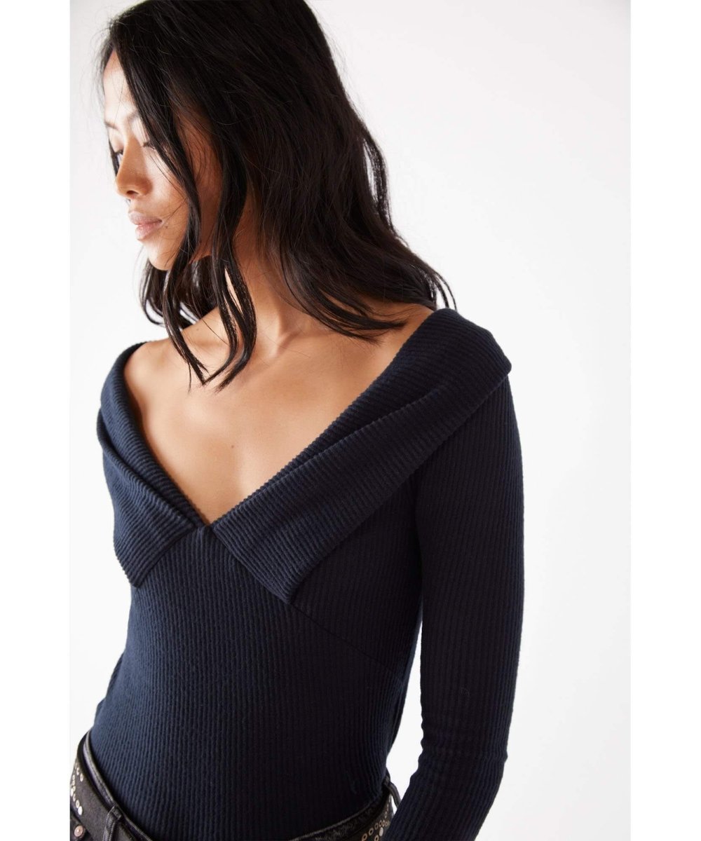 Hot Stuff Layering Top Black - miamidrugpossession