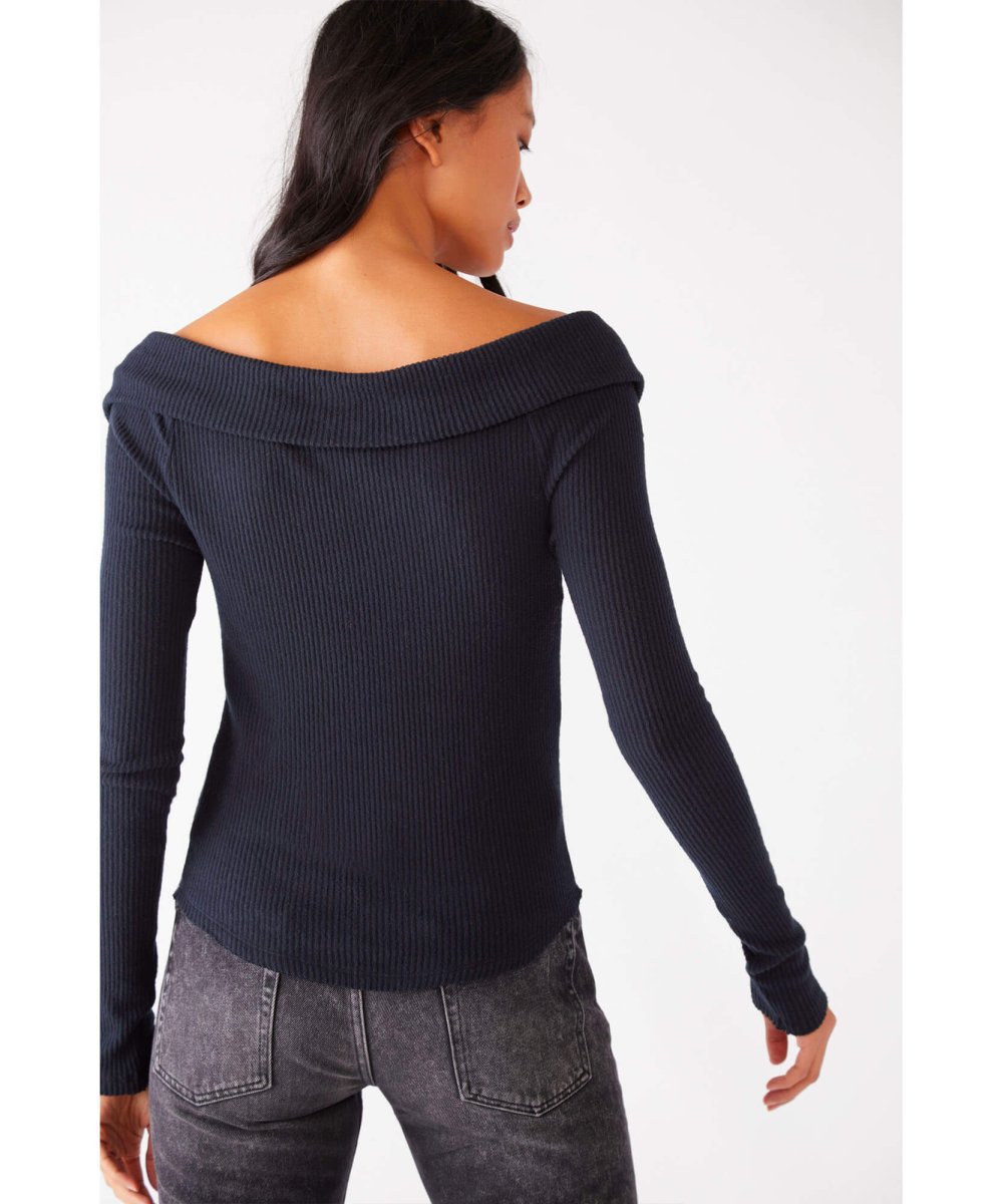 Hot Stuff Layering Top Black - miamidrugpossession