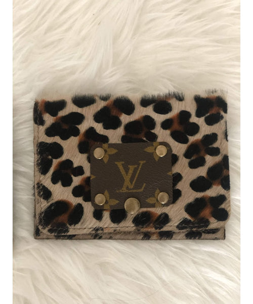 LV Snap Wallet Gold Leopard - clearpathherbicide