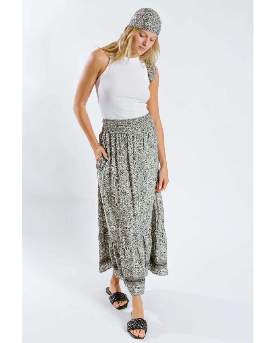 Moulika Skirt Black White Color - miamidrugpossession