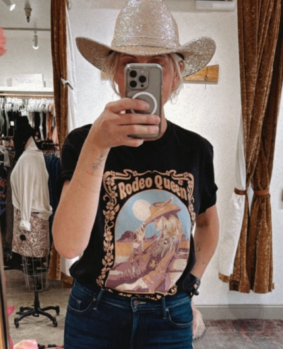 Rodeo Queen Lainey Wilson Black Tee - miamidrugpossession