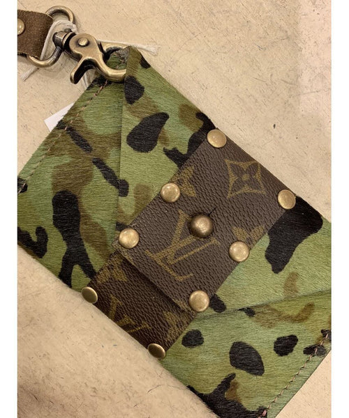 Sheila Wristlet Camo - clearpathherbicide