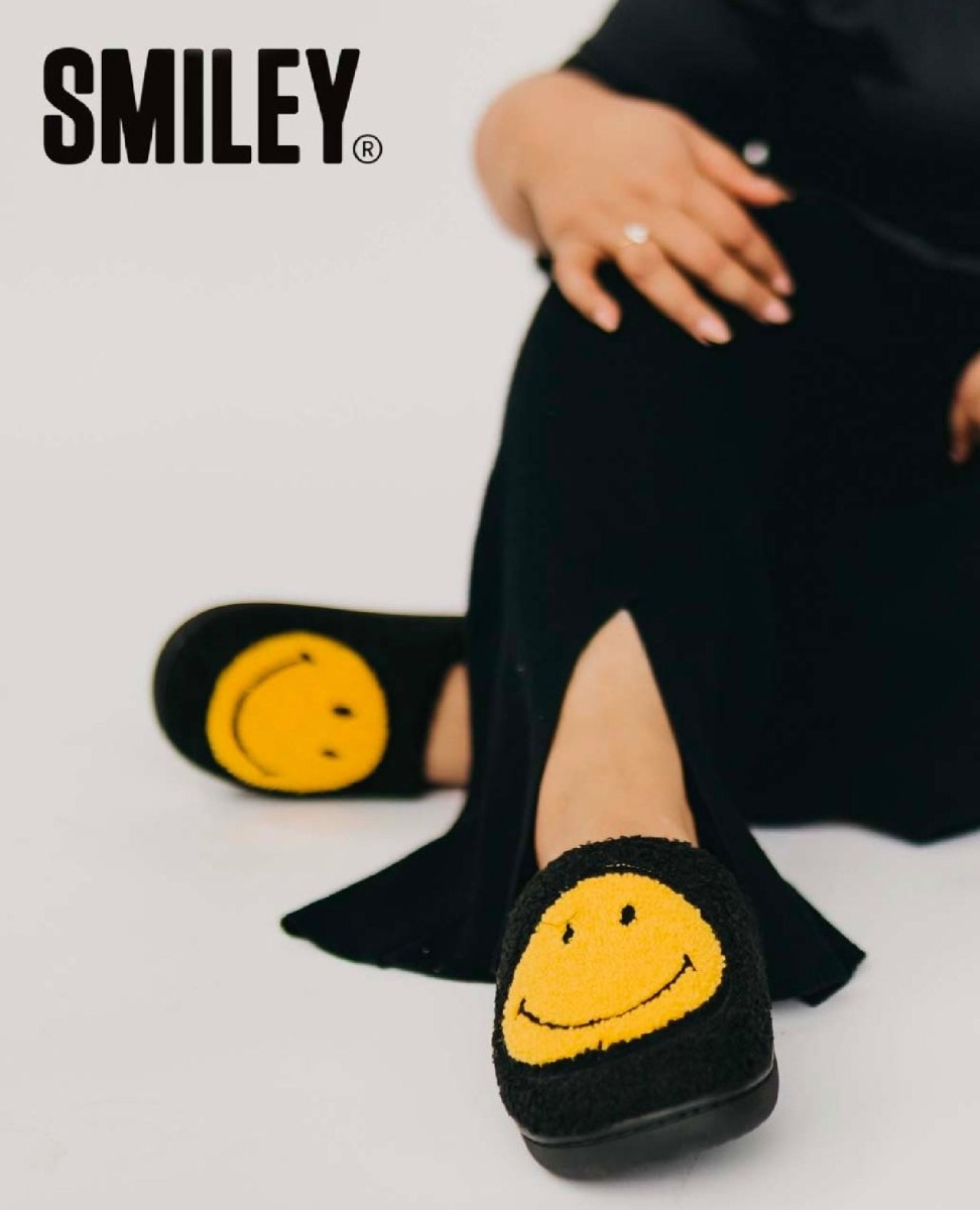 Smiley® X Pretty Simple Original Smiley Slippers Assorted - clearpathherbicide